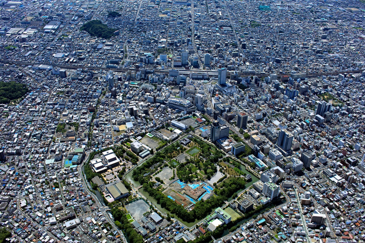 駿府城と静岡の街並み空撮